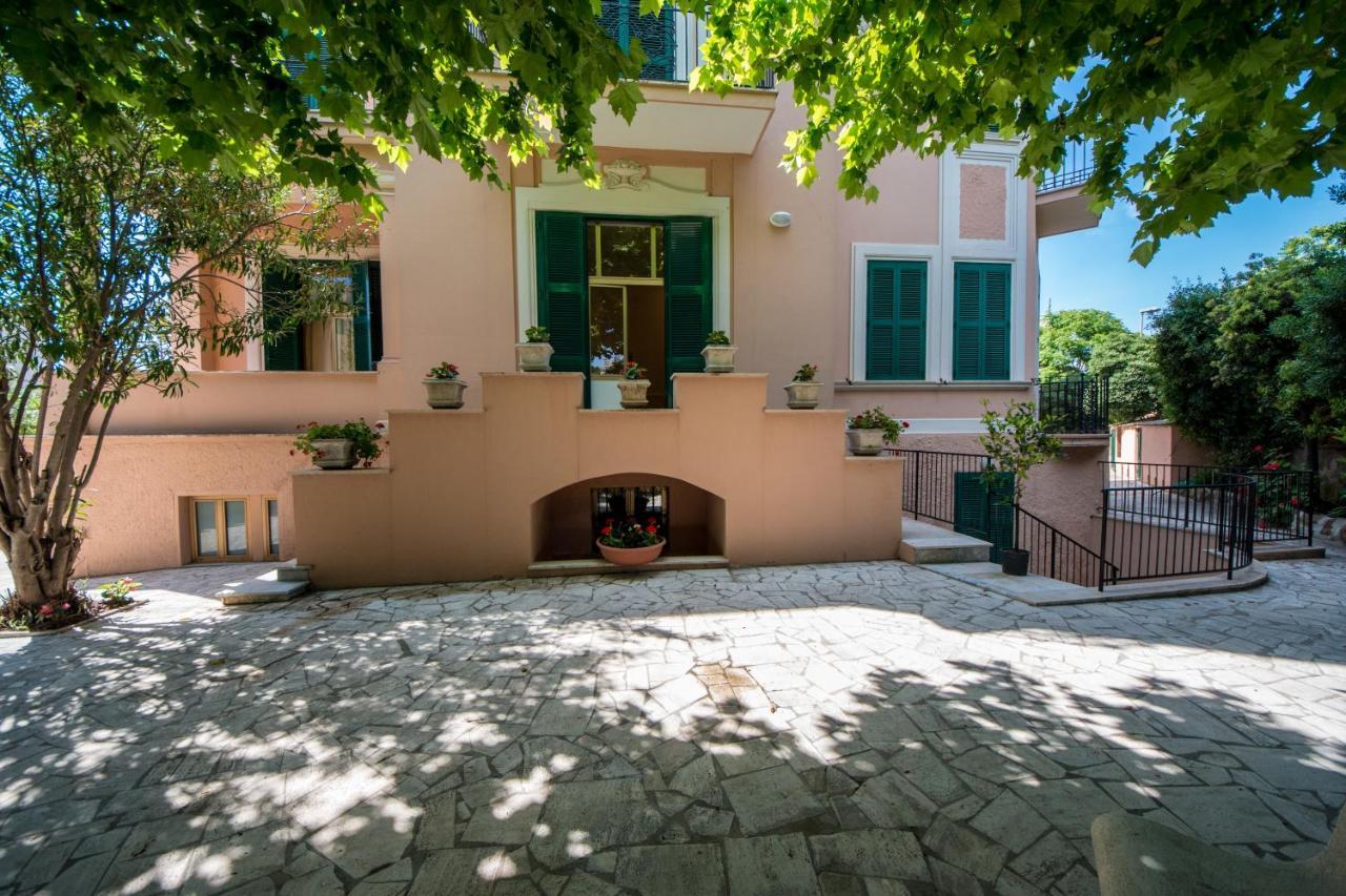 Ostello San Luigi Orione Anzio Exteriör bild