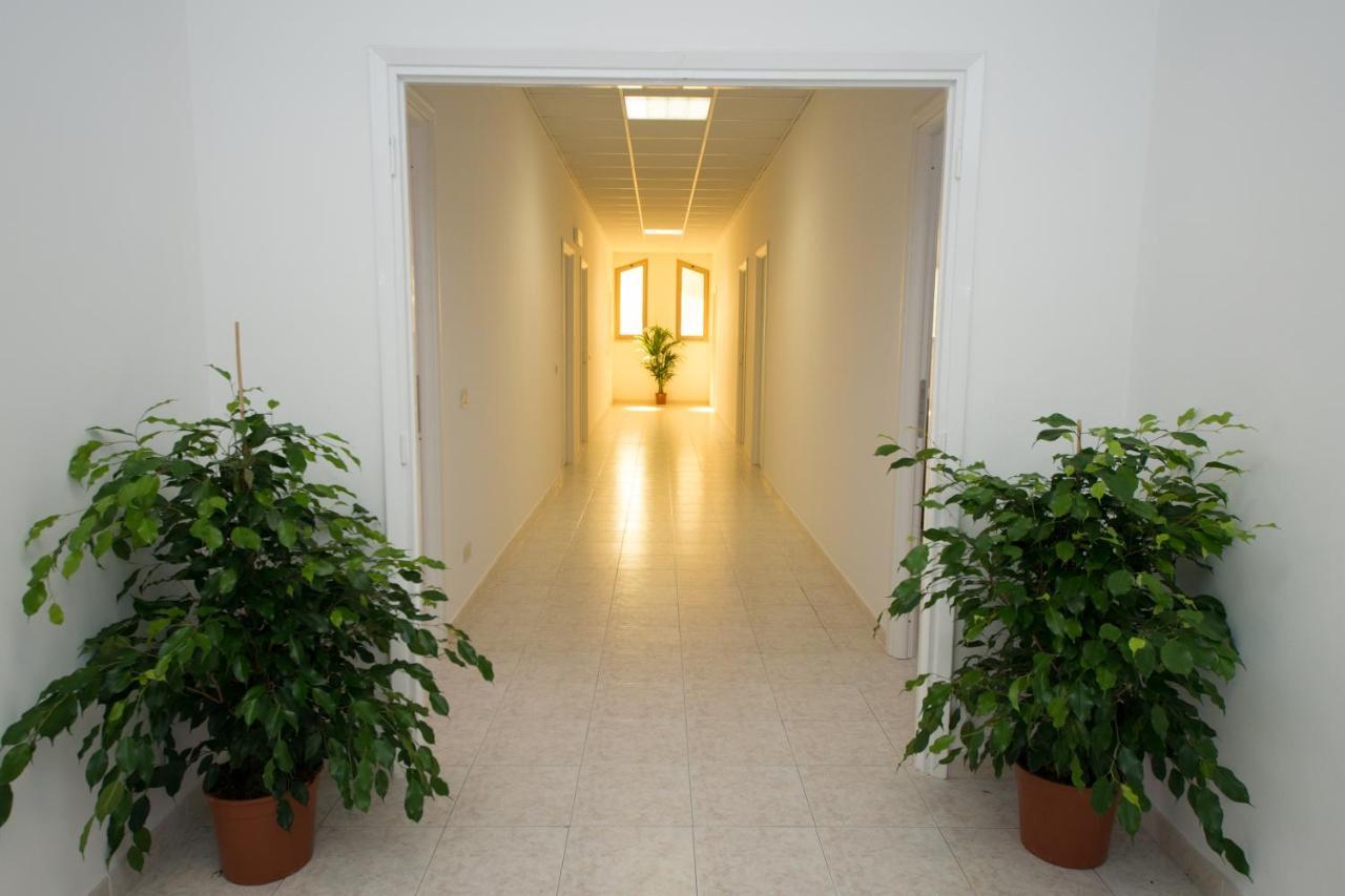Ostello San Luigi Orione Anzio Exteriör bild