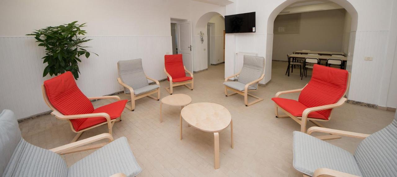 Ostello San Luigi Orione Anzio Exteriör bild